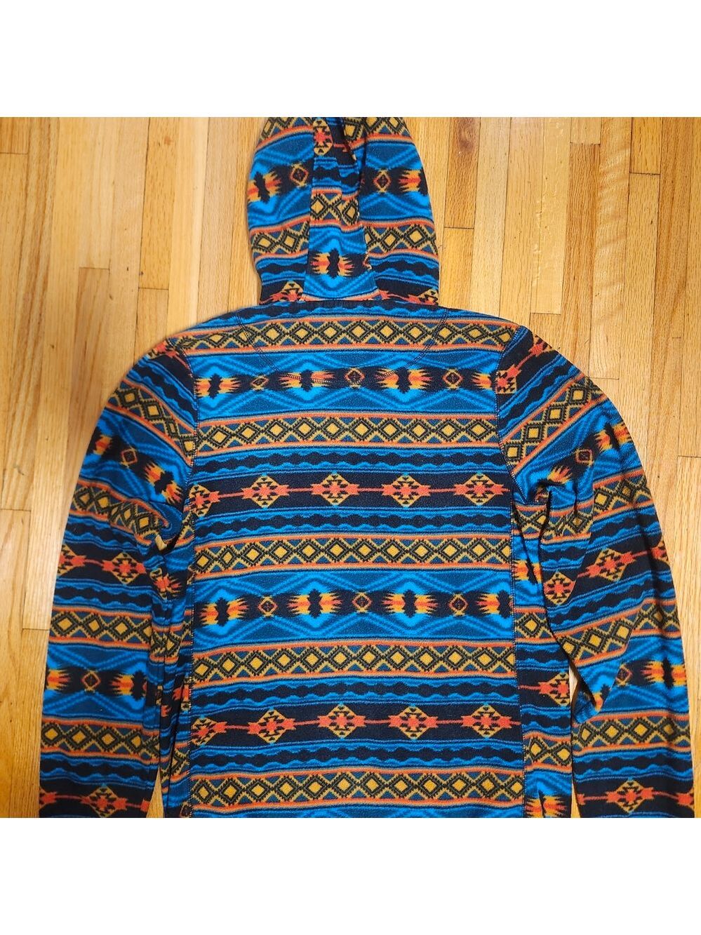 Men's Multicolor Patterned Sweater - Picture 2 of 3